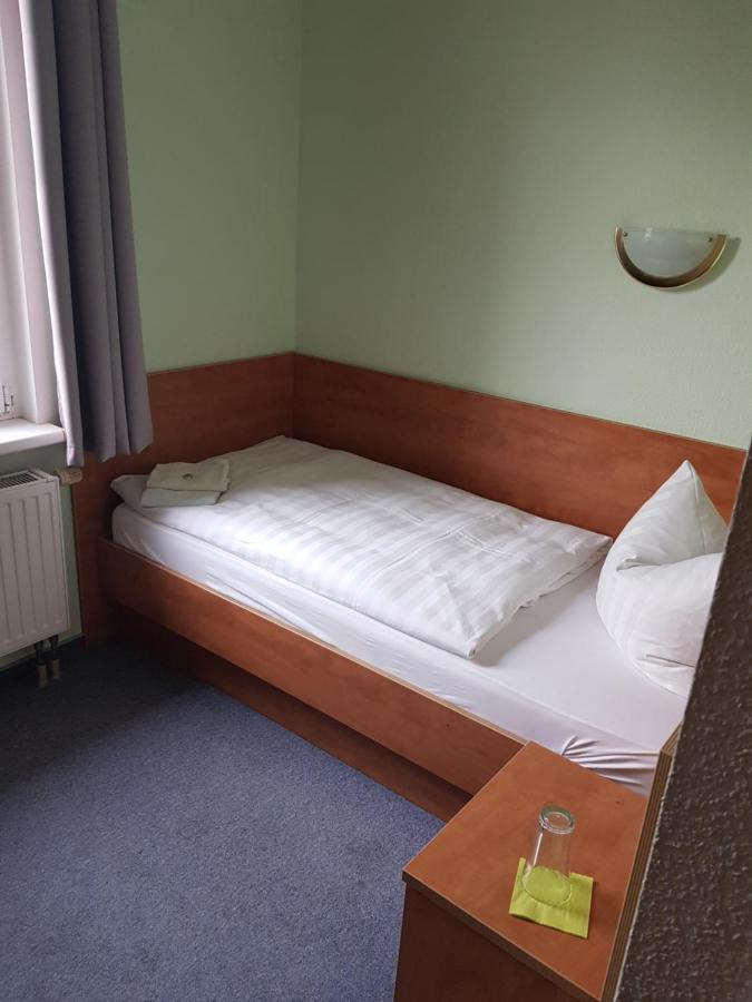 Calbe Hotel Zur Altstadt מראה חיצוני תמונה