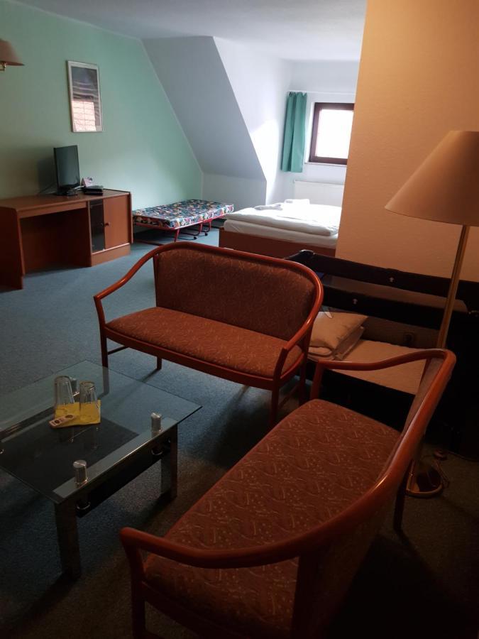 Calbe Hotel Zur Altstadt מראה חיצוני תמונה