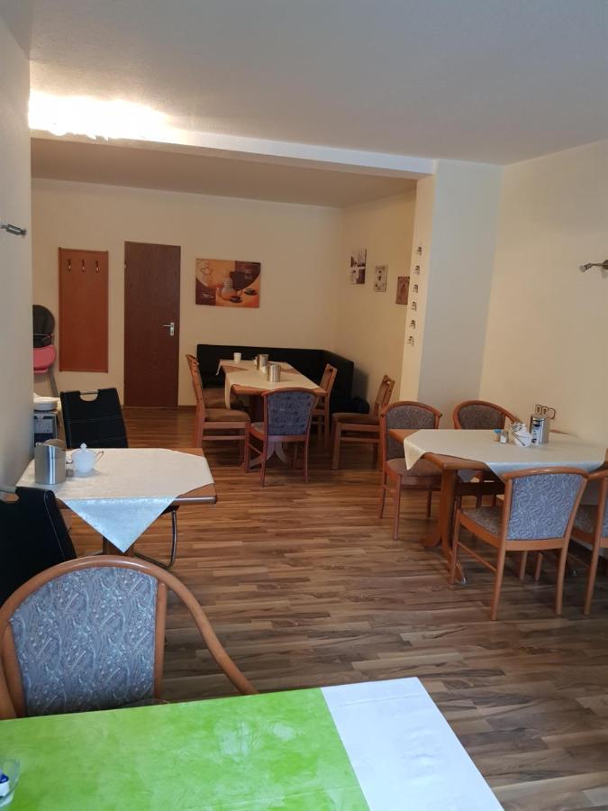 Calbe Hotel Zur Altstadt מראה חיצוני תמונה